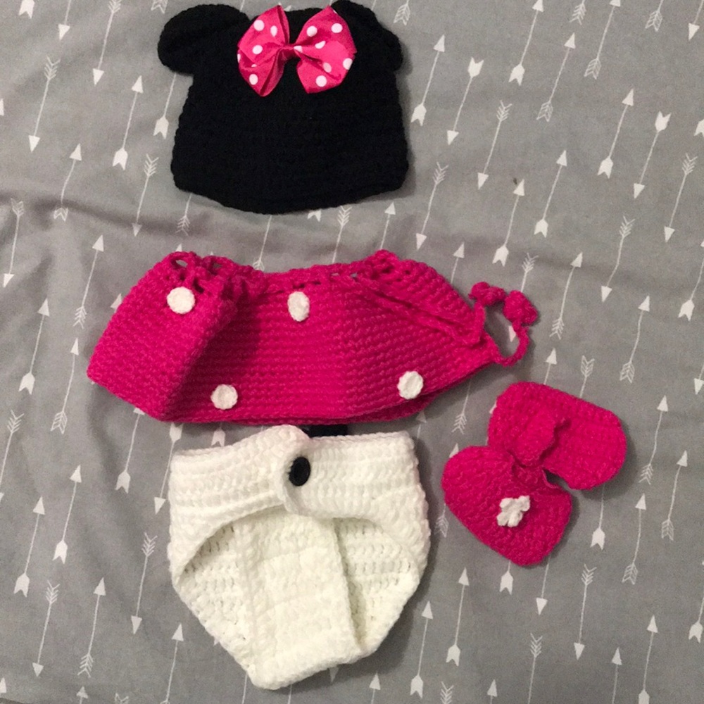 Minnie Mouse newborn outfit